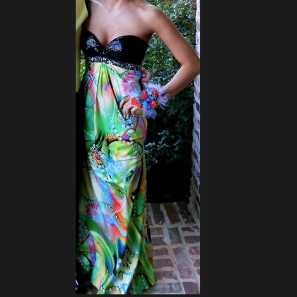Black Sequin and Green Jeweled Print Prom Dress 00 - Picture 4 of 7
